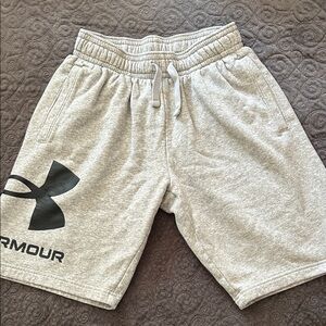 Under Armour Men's Athletic Shorts in Light Gray